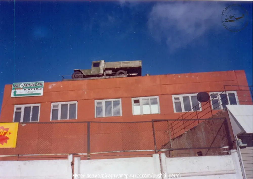 s10BZwaDC9I-1.jpg